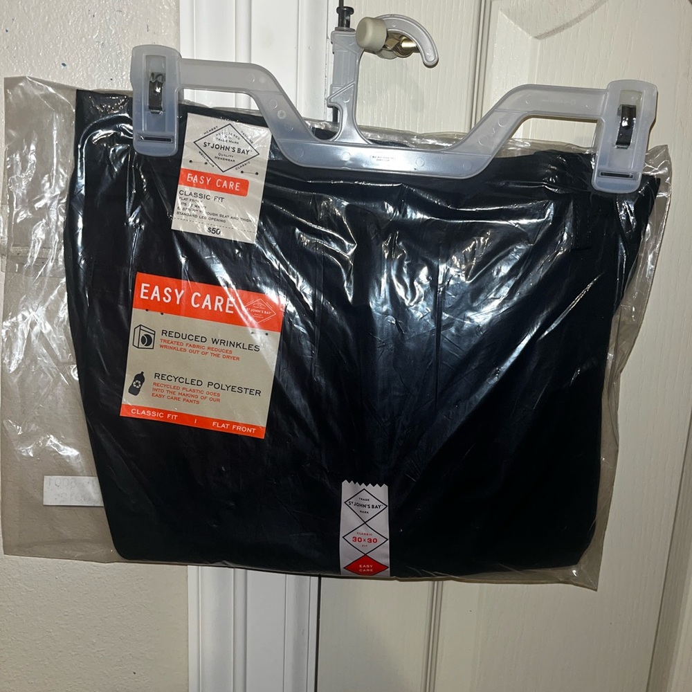 St. John’s Bay Mens Black Pleated Slacks 30 x 30